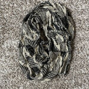 3/$15 Elegant Black and Cream Checkered Scarf